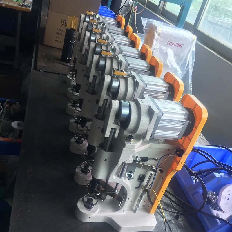 ZORON Machinery Computer control automatic button attaching machine feed Mini